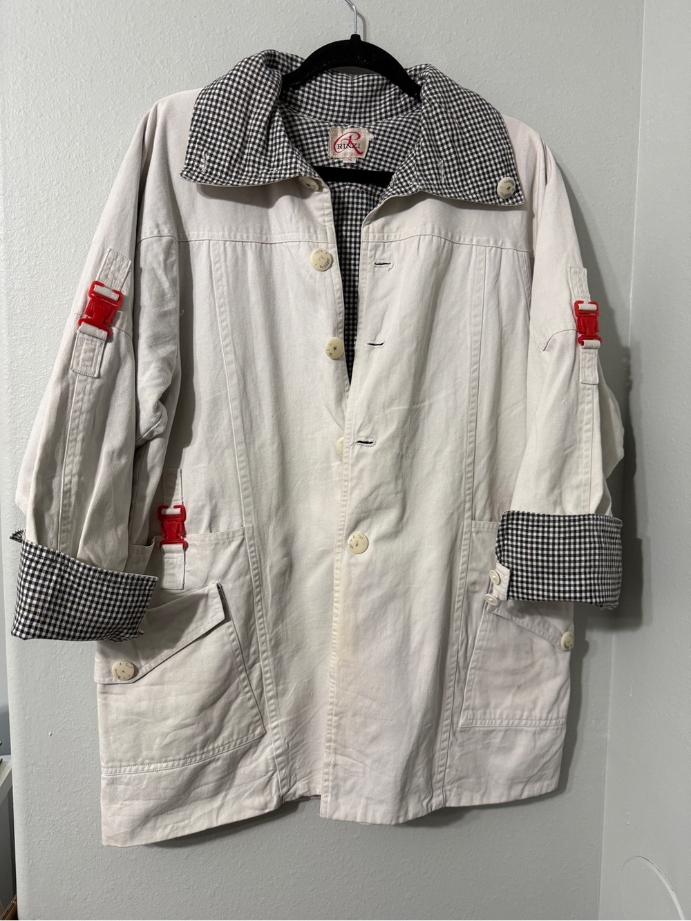 Chic Light Greige Utility Jacket w/ Red Buckle & Gingham Accents Many Pockets